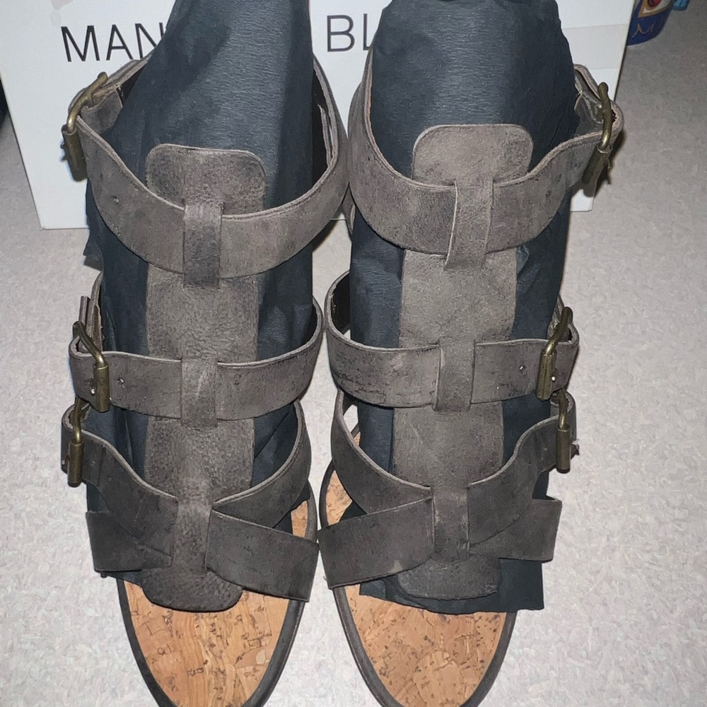 Manolo Blahnik Women's Brown Suede Strappy Heels - Picture 9 of 11